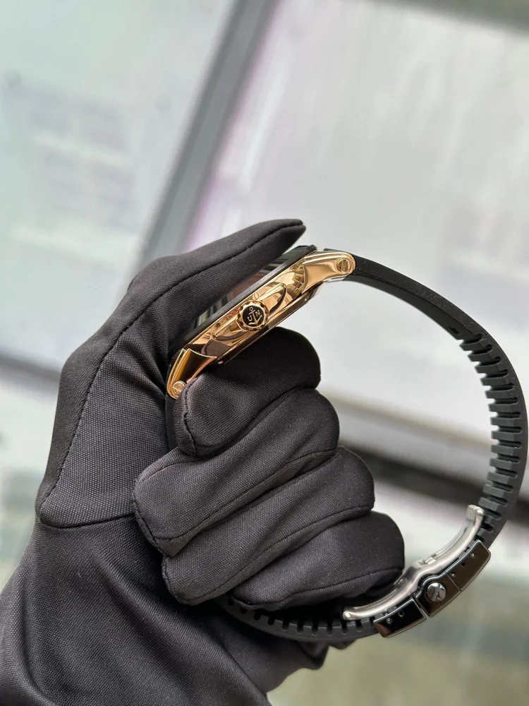 Ulysse Nardin Executive Dual Time box and papers